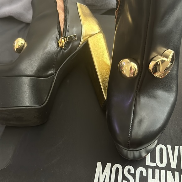 Block Heel Platform boots by Love Moschino - Picture 4 of 13